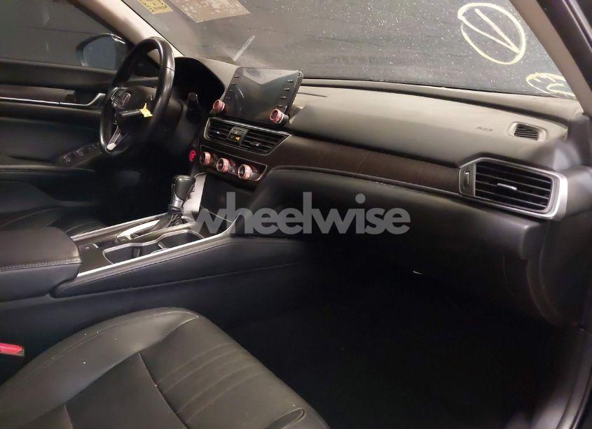 Photo 5 of 2018 Honda Accord EX-L (VIN 1HGCV1F59JA171527)