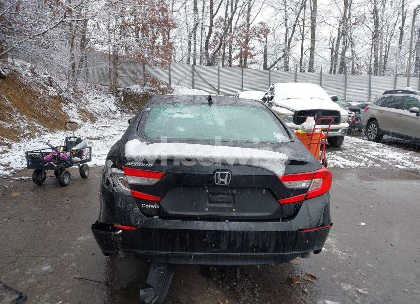 Photo 17 of 2018 Honda Accord EX-L (VIN 1HGCV1F5XJA116844)