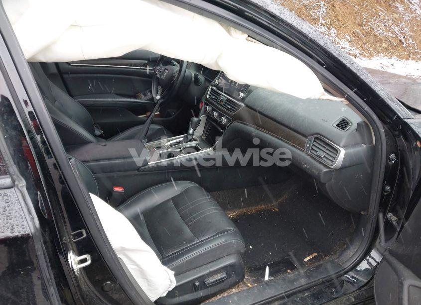 Photo 5 of 2018 Honda Accord EX-L (VIN 1HGCV1F5XJA116844)