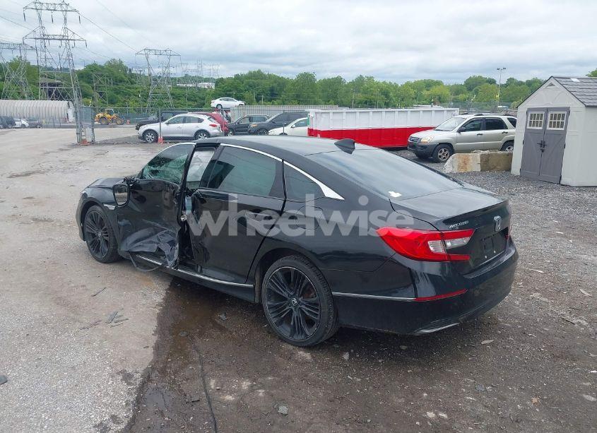 Photo 3 of 2018 Honda Accord EX-L (VIN 1HGCV1F5XJA200436)