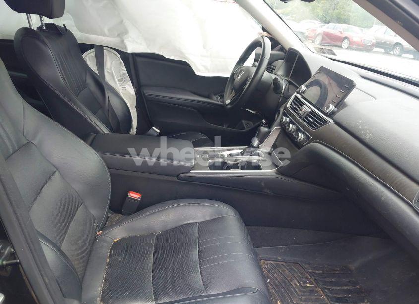 Photo 5 of 2018 Honda Accord EX-L (VIN 1HGCV1F5XJA200436)