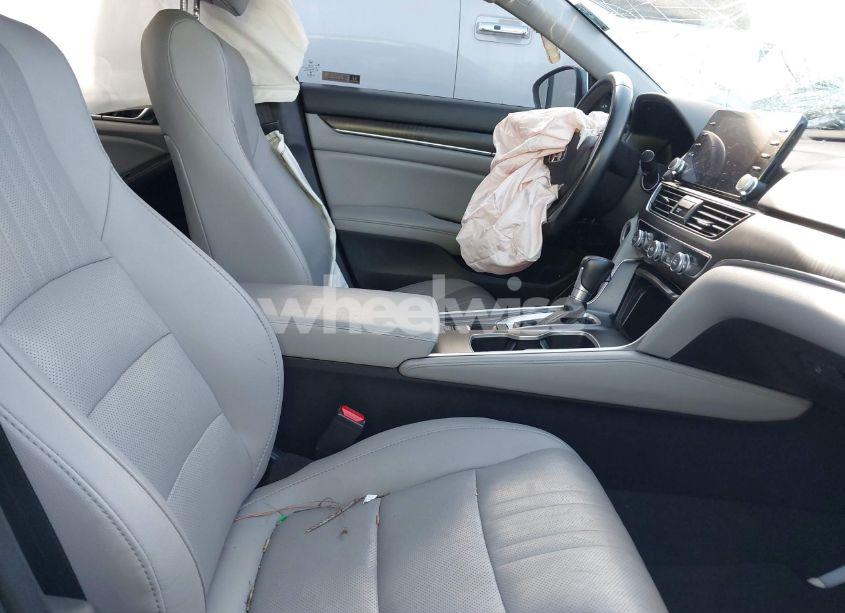 Photo 5 of 2020 Honda Accord EX-L (VIN 1HGCV1F5XLA021980)