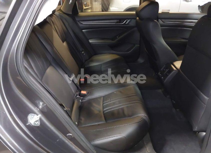 Photo 8 of 2022 Honda Accord EX-L (VIN 1HGCV1F5XNA072981)