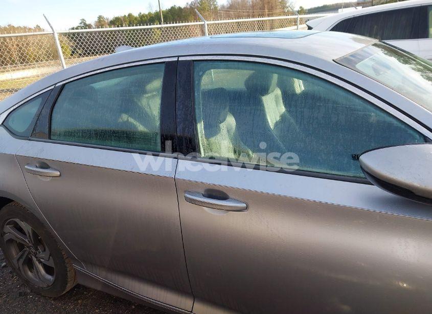 Photo 14 of 2018 Honda Accord EX-L (VIN 1HGCV1F63JA020868)