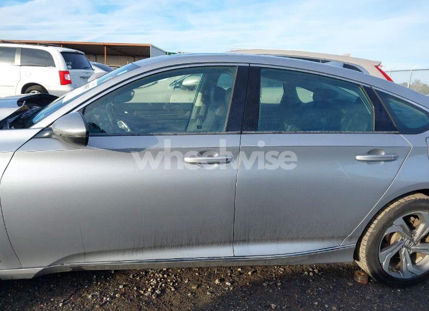 Photo 15 of 2018 Honda Accord EX-L (VIN 1HGCV1F63JA020868)