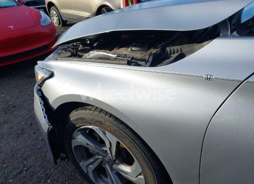 Photo 22 of 2018 Honda Accord EX-L (VIN 1HGCV1F63JA020868)