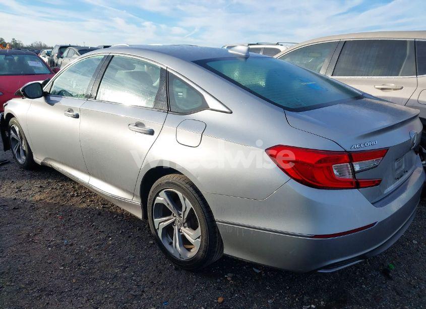 Photo 3 of 2018 Honda Accord EX-L (VIN 1HGCV1F63JA020868)