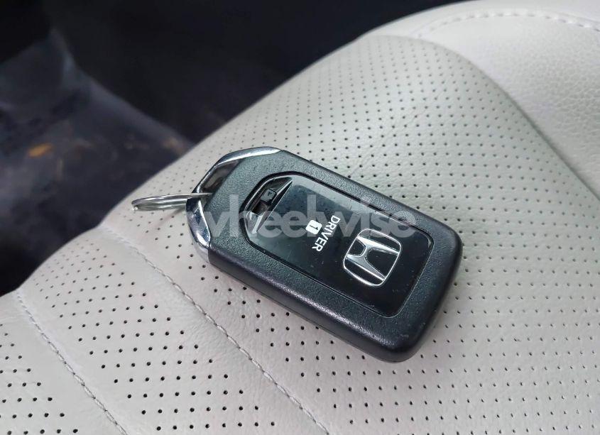 Photo 11 of 2018 Honda Accord EX-L (VIN 1HGCV1F63JA118380)