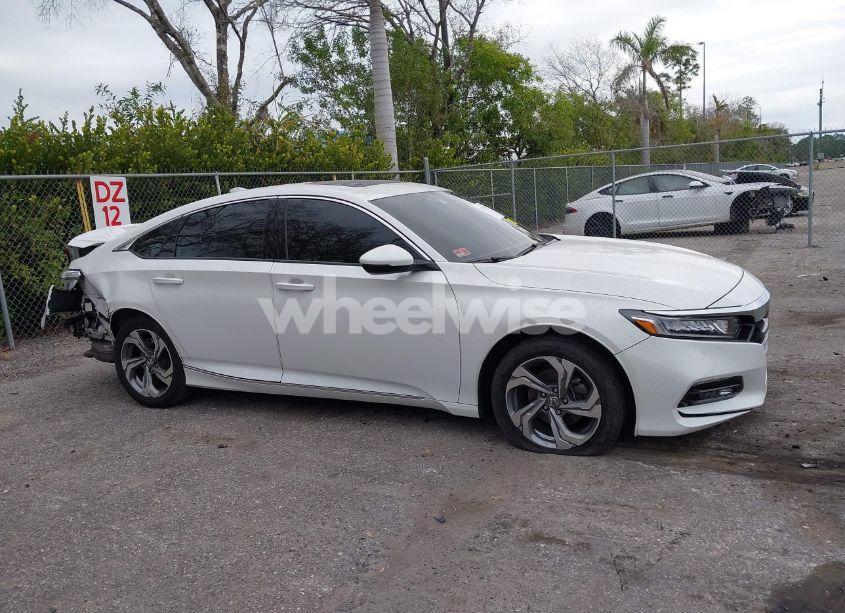 Photo 13 of 2018 Honda Accord EX-L (VIN 1HGCV1F63JA118380)