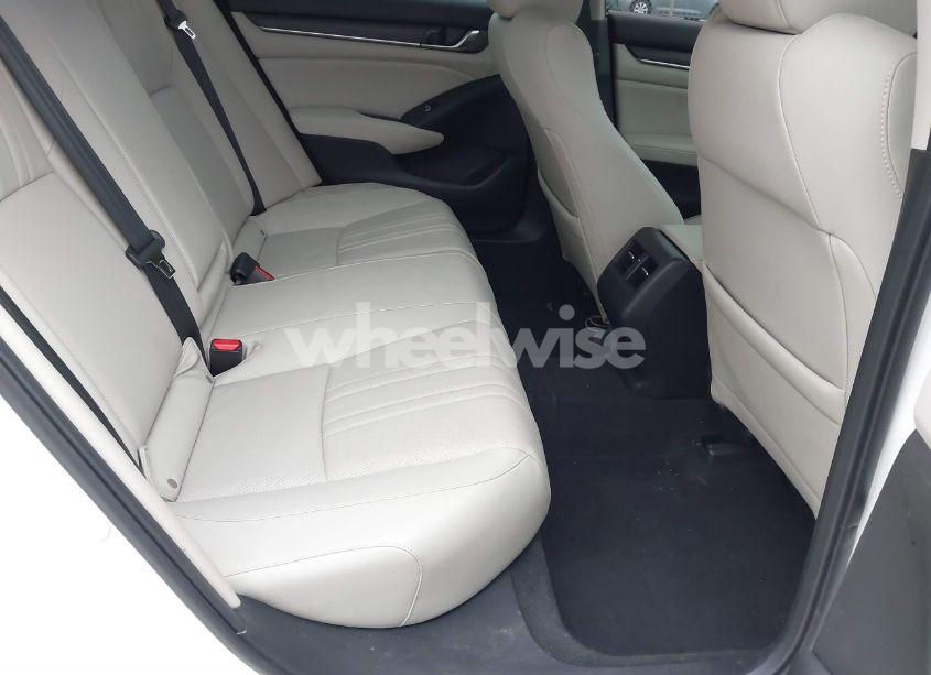 Photo 8 of 2018 Honda Accord EX-L (VIN 1HGCV1F63JA118380)