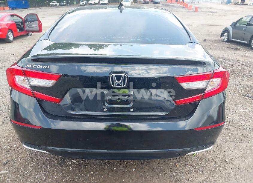 Photo 16 of 2018 Honda Accord EX-L (VIN 1HGCV1F63JA135776)