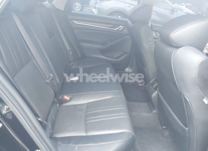 Photo 8 of 2018 Honda Accord EX-L (VIN 1HGCV1F63JA135776)