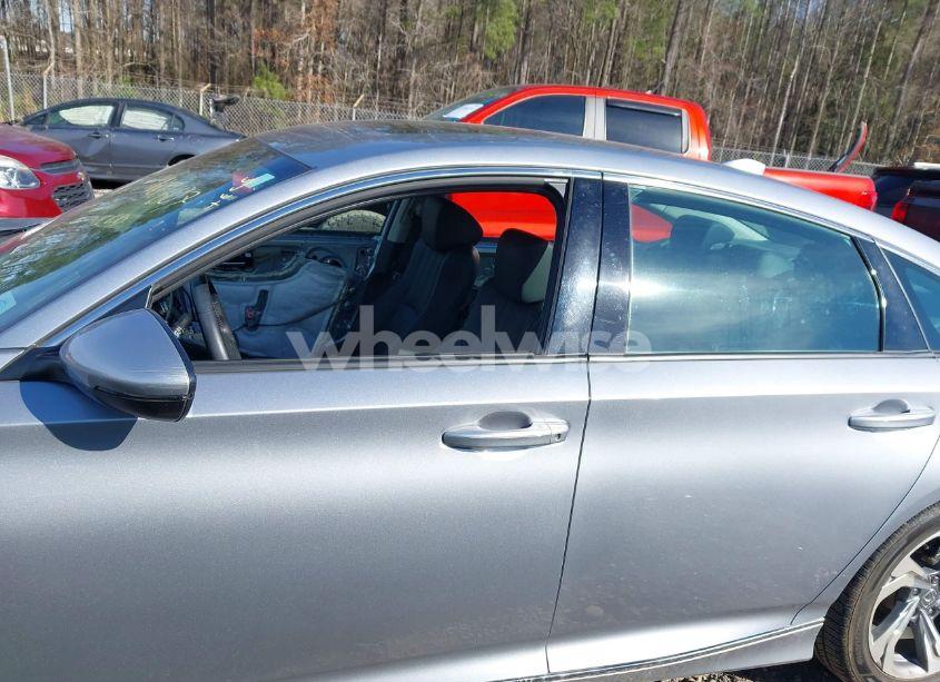 Photo 15 of 2018 Honda Accord EX-L (VIN 1HGCV1F65JA103475)