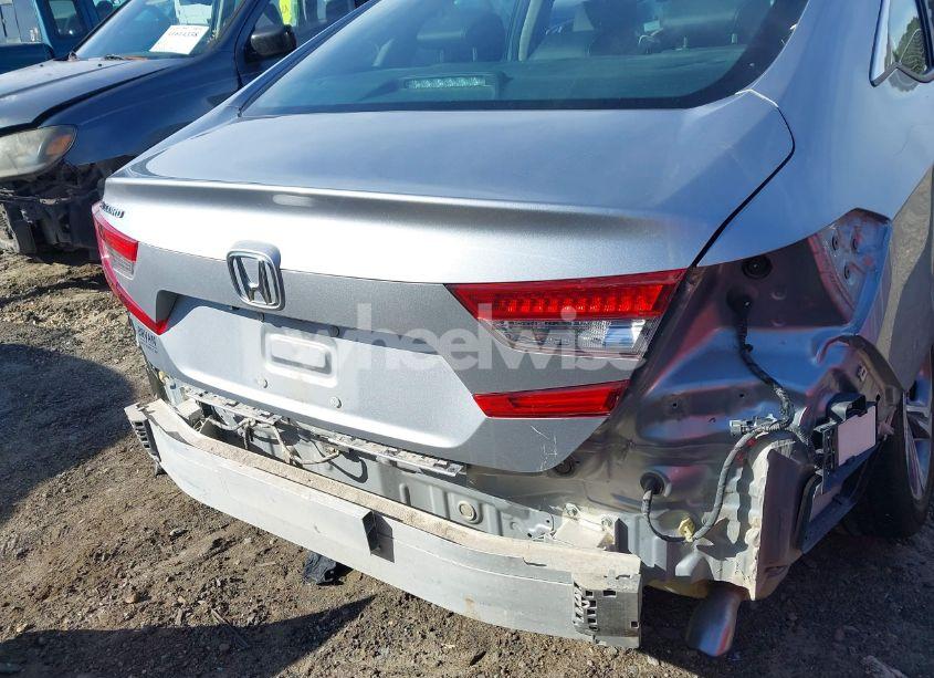 Photo 20 of 2018 Honda Accord EX-L (VIN 1HGCV1F65JA103475)