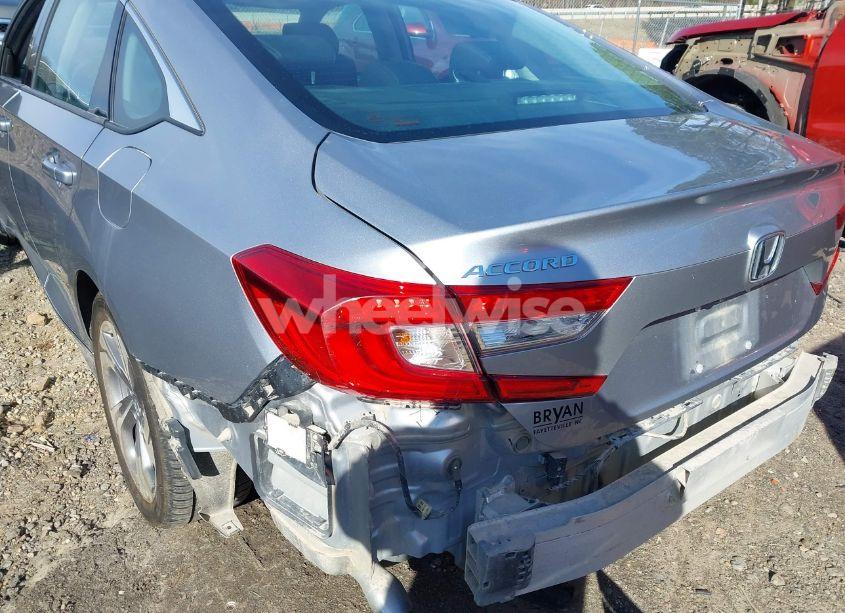 Photo 21 of 2018 Honda Accord EX-L (VIN 1HGCV1F65JA103475)