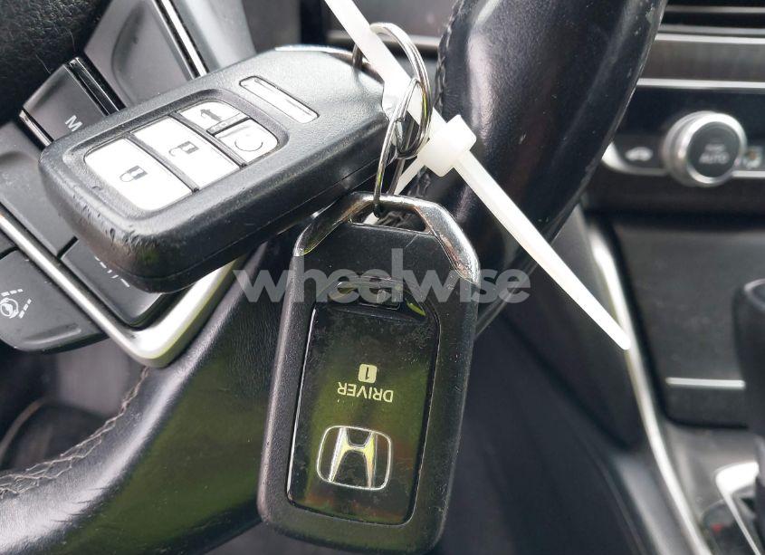 Photo 11 of 2018 Honda Accord EX-L (VIN 1HGCV1F65JA104013)