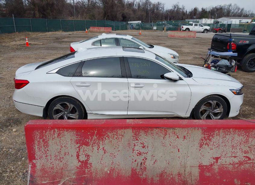 Photo 13 of 2018 Honda Accord EX-L (VIN 1HGCV1F65JA104013)