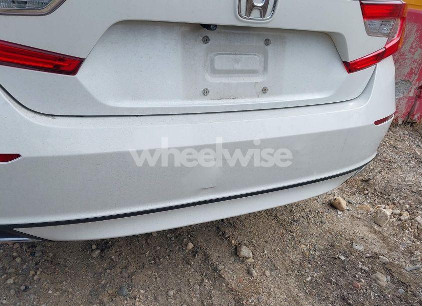 Photo 6 of 2018 Honda Accord EX-L (VIN 1HGCV1F65JA104013)