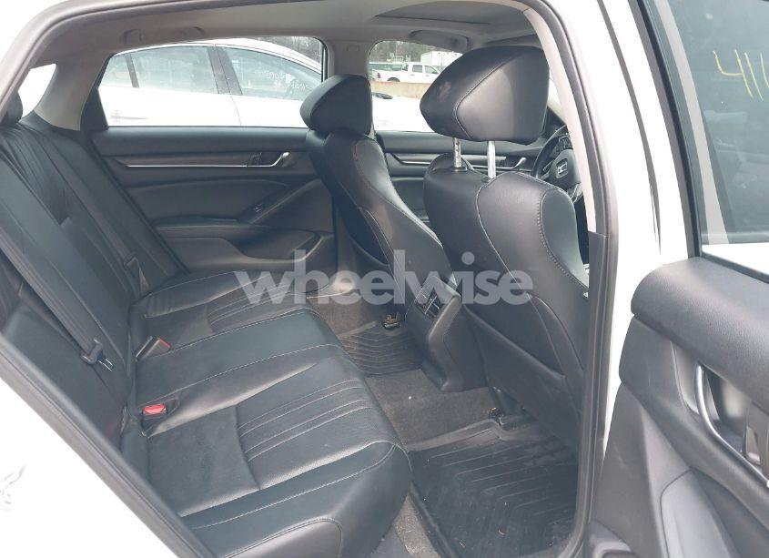 Photo 8 of 2018 Honda Accord EX-L (VIN 1HGCV1F65JA104013)