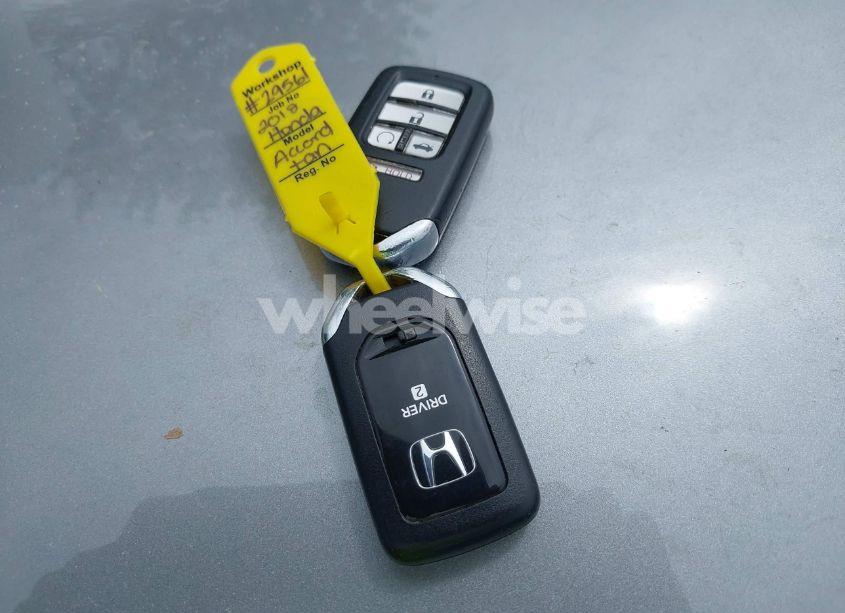 Photo 11 of 2018 Honda Accord EX-L (VIN 1HGCV1F66JA093734)