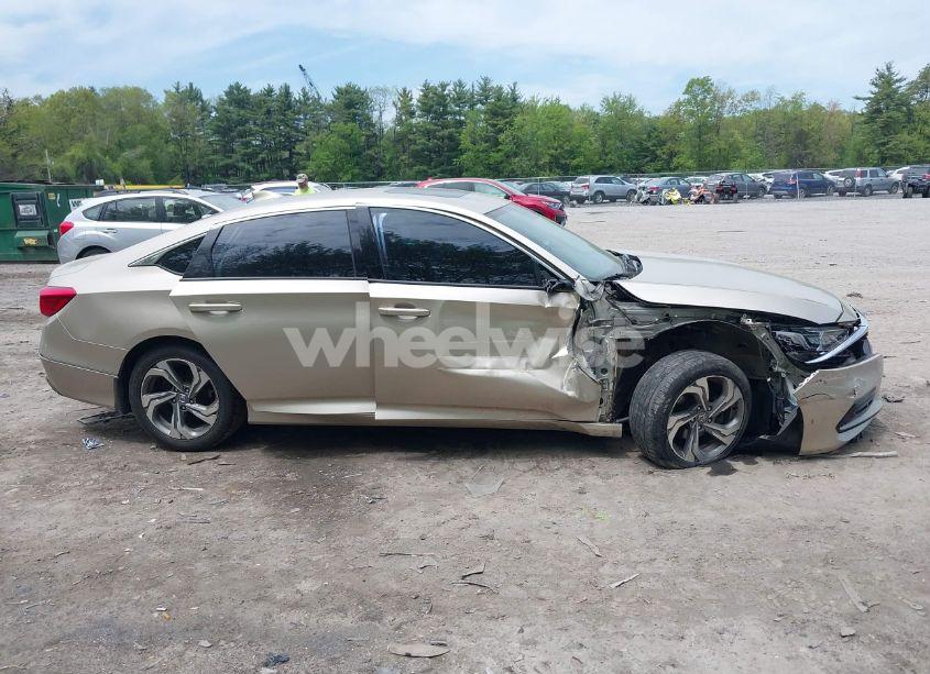 Photo 13 of 2018 Honda Accord EX-L (VIN 1HGCV1F66JA093734)