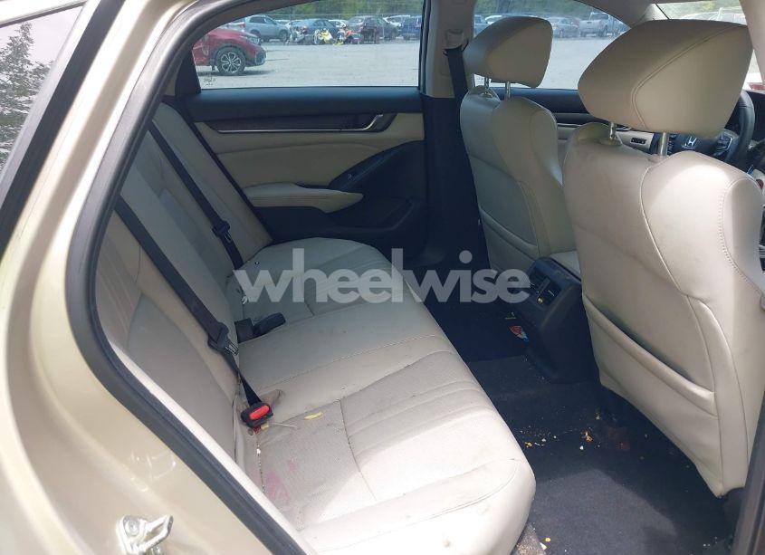 Photo 8 of 2018 Honda Accord EX-L (VIN 1HGCV1F66JA093734)