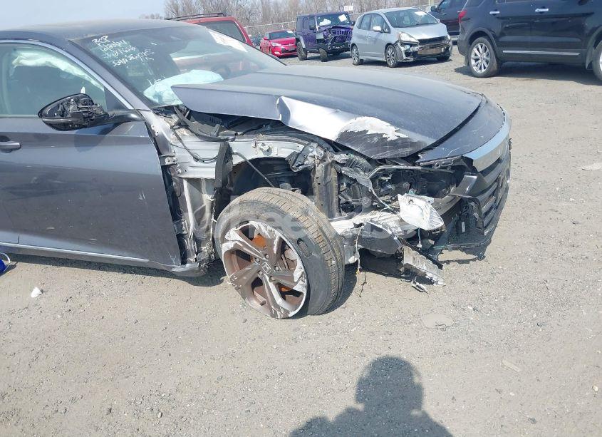 Photo 18 of 2018 Honda Accord EX-L (VIN 1HGCV1F67JA078532)