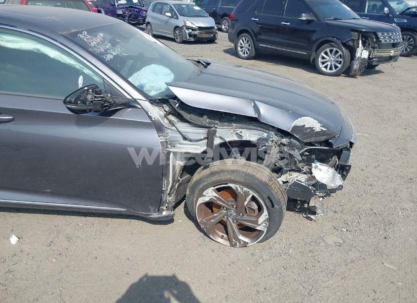 Photo 6 of 2018 Honda Accord EX-L (VIN 1HGCV1F67JA078532)