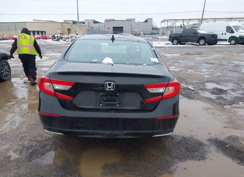 Photo 16 of 2018 Honda Accord EX-L (VIN 1HGCV1F68JA093783)