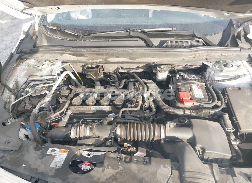 Photo 10 of 2018 Honda Accord EX-L (VIN 1HGCV1F69JA011186)
