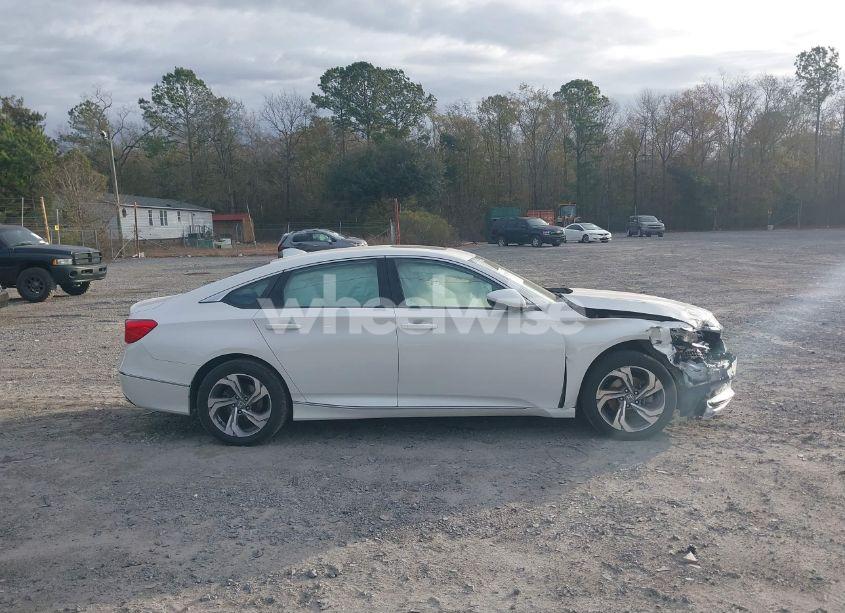 Photo 13 of 2018 Honda Accord EX-L (VIN 1HGCV1F69JA011186)