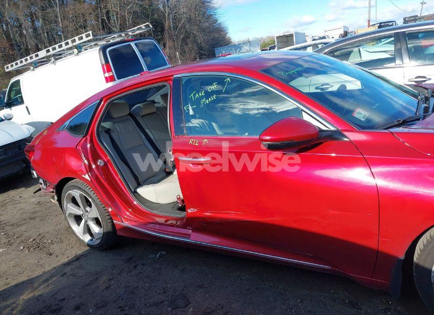 Photo 14 of 2018 Honda Accord TOURING (VIN 1HGCV1F92JA004106)