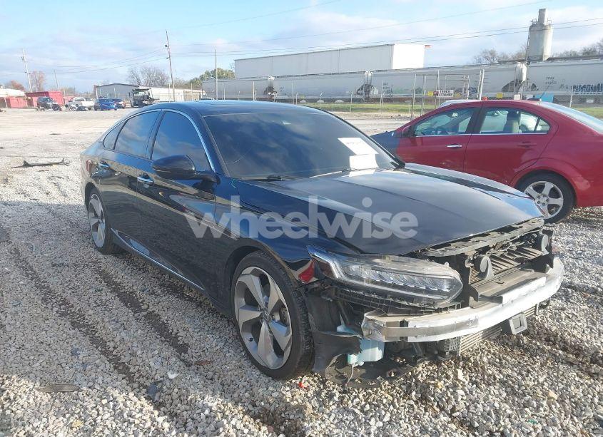 2018 Honda Accord TOURING (VIN 1HGCV1F92JA151963) main photo