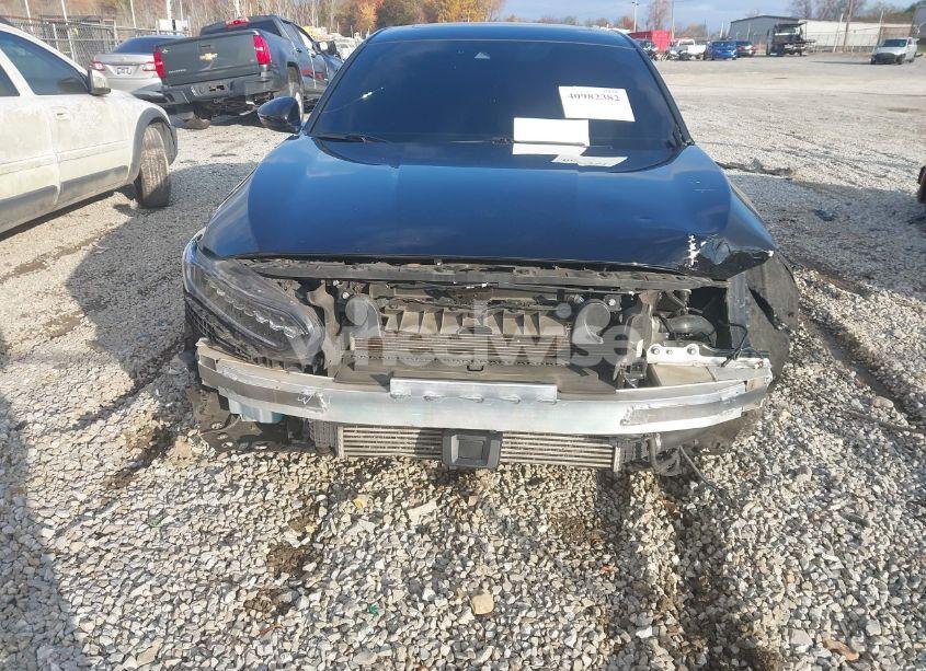 Photo 12 of 2018 Honda Accord TOURING (VIN 1HGCV1F92JA151963)