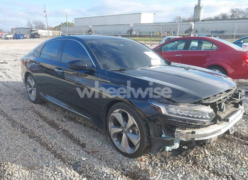 Photo 13 of 2018 Honda Accord TOURING (VIN 1HGCV1F92JA151963)