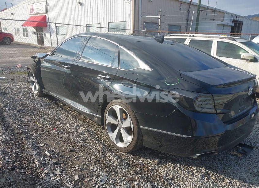 Photo 14 of 2018 Honda Accord TOURING (VIN 1HGCV1F92JA151963)