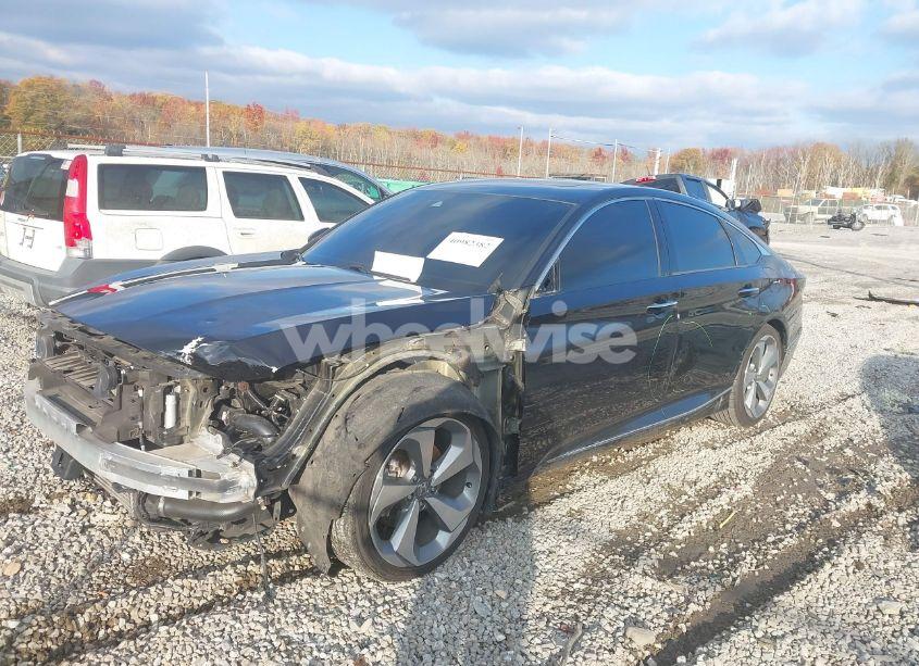 Photo 2 of 2018 Honda Accord TOURING (VIN 1HGCV1F92JA151963)