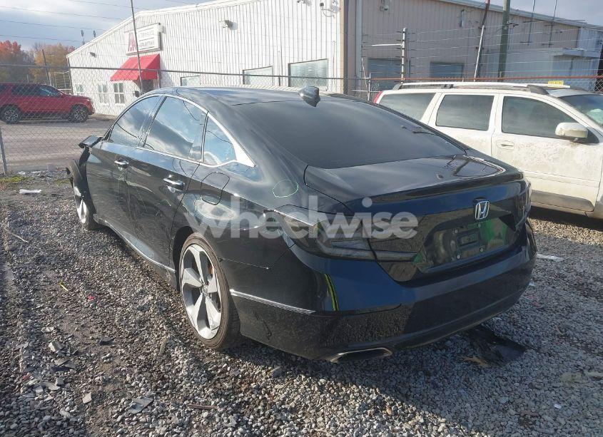 Photo 3 of 2018 Honda Accord TOURING (VIN 1HGCV1F92JA151963)