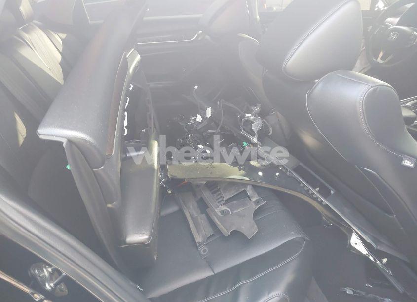 Photo 8 of 2018 Honda Accord TOURING (VIN 1HGCV1F92JA151963)