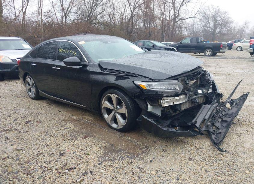 2018 Honda Accord TOURING (VIN 1HGCV1F93JA026275) main photo