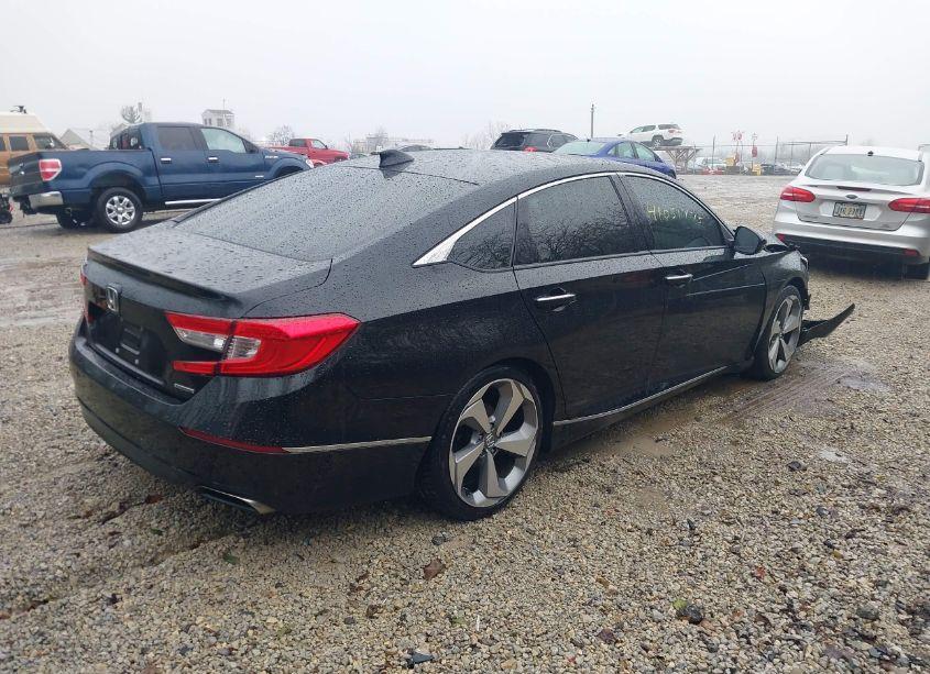Photo 4 of 2018 Honda Accord TOURING (VIN 1HGCV1F93JA026275)