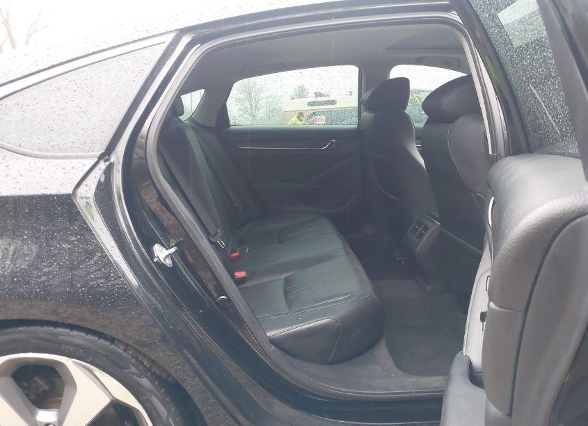 Photo 8 of 2018 Honda Accord TOURING (VIN 1HGCV1F93JA026275)