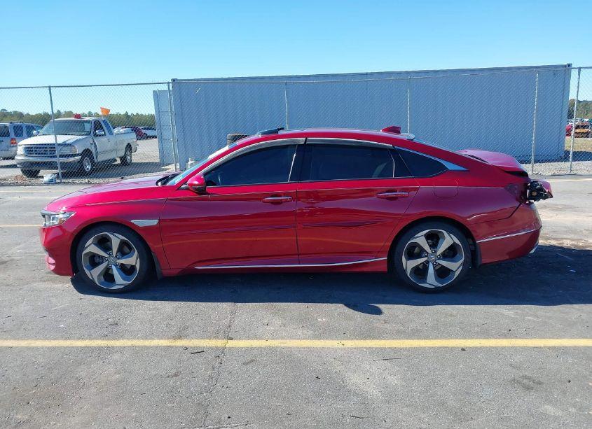 Photo 14 of 2018 Honda Accord TOURING (VIN 1HGCV1F93JA056697)