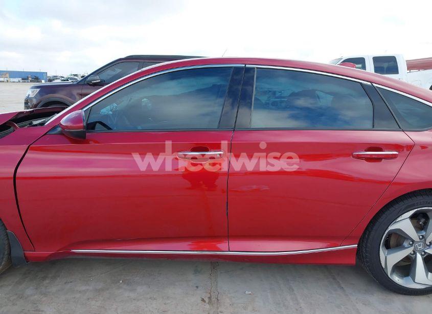 Photo 14 of 2018 Honda Accord TOURING (VIN 1HGCV1F93JA165709)