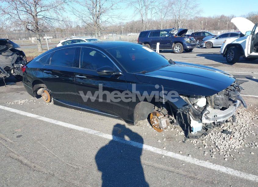 2018 Honda Accord TOURING (VIN 1HGCV1F94JA028732) main photo