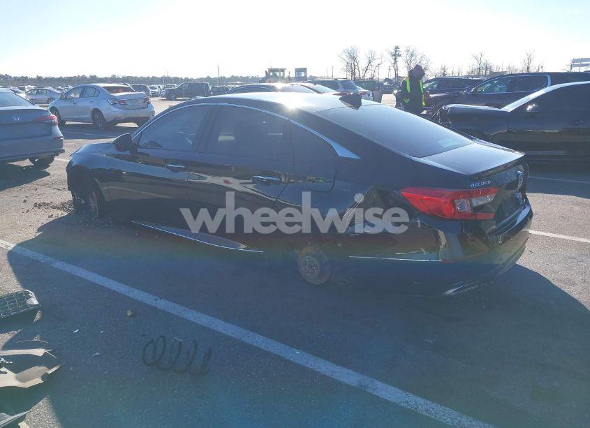 Photo 3 of 2018 Honda Accord TOURING (VIN 1HGCV1F94JA028732)