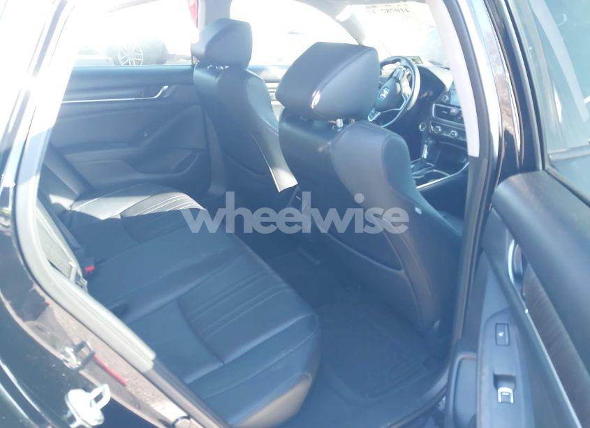 Photo 8 of 2018 Honda Accord TOURING (VIN 1HGCV1F94JA028732)