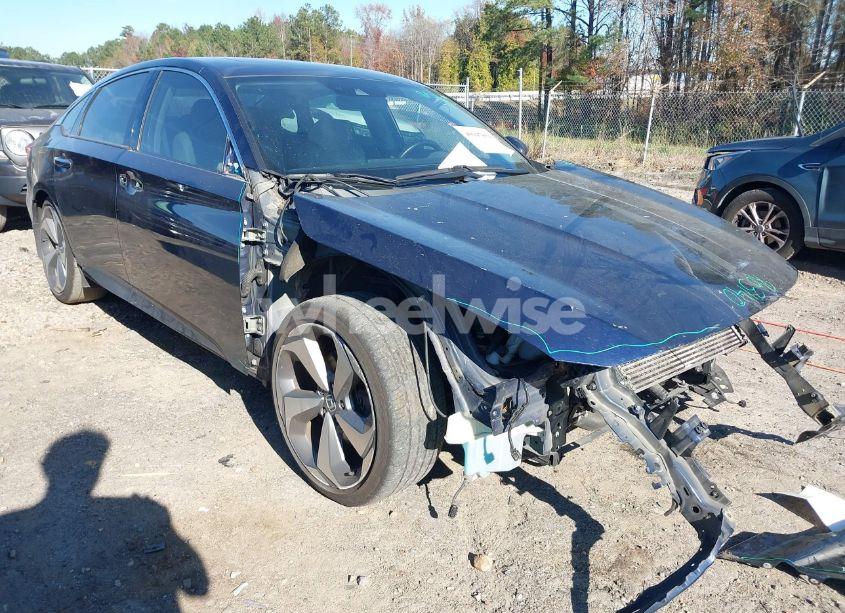 2018 Honda Accord TOURING (VIN 1HGCV1F94JA046129) main photo