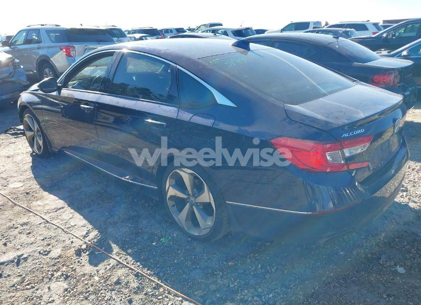 Photo 3 of 2018 Honda Accord TOURING (VIN 1HGCV1F94JA046129)