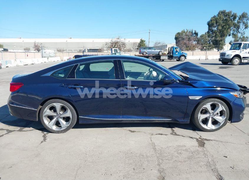 Photo 13 of 2018 Honda Accord TOURING (VIN 1HGCV1F94JA081639)